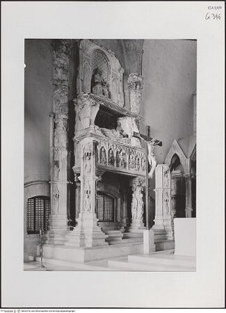 Vorderseite von Pedicini, Luciano [https://www.deutsche-digitale-bibliothek.de/content/lizenzen/rv-ez/] Grabmal des Königs Robert I. - Gesamtansicht von links (nach Bombentreffer 1943), bh532704_recto. Foto: Pedicini, Luciano.