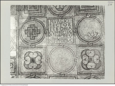 Vorderseite von Böhm [https://www.deutsche-digitale-bibliothek.de/content/lizenzen/rv-ez/] Fußboden des Mittelschiffes - Linke Seite, Detail, bh533484_recto. Foto: Böhm, Osvaldo.