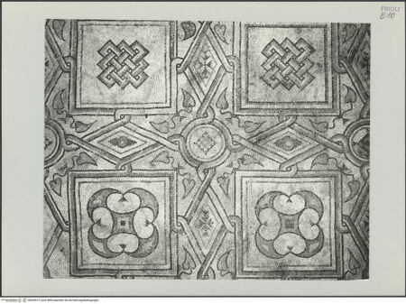 Vorderseite von Böhm [https://www.deutsche-digitale-bibliothek.de/content/lizenzen/rv-ez/] Fußboden des Mittelschiffes - Linke Seite, Detail, bh533513_recto. Foto: Böhm, Osvaldo.