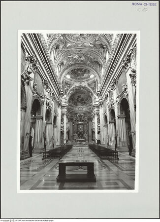 Vorderseite von Sopr. BAS ROMA [https://www.deutsche-digitale-bibliothek.de/content/lizenzen/rv-ez/] Santa Maria in VallicellaMittelschiff - nach Norden zur Chorkapelle, bh533571_recto. Foto.