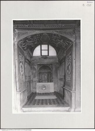 Vorderseite von Sopr. BAS NA [https://www.deutsche-digitale-bibliothek.de/content/lizenzen/rv-ez/] DuomoSuccorpo, Confessione di San Gennaro (Cappella Carafa) - Kapelle, bh533869_recto. Foto.