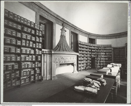 Vorderseite von Bibliotheca Hertziana [https://www.deutsche-digitale-bibliothek.de/content/lizenzen/rv-fz/] Santa Maria in Vallicella - Kaminwand, bh533970_recto. Foto: Savio, Oscar.