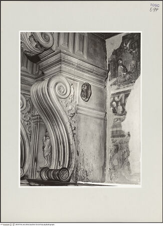 Vorderseite von Foto Marburg [https://www.deutsche-digitale-bibliothek.de/content/lizenzen/rv-ez/] Wappen der Ubertini - Gesamtansicht, bh534186_recto. Foto: Haag, Paul.