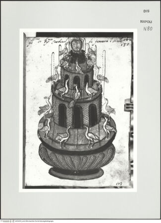 Vorderseite von Bibliotheca Hertziana [http://creativecommons.org/publicdomain/mark/1.0/] Scritti e disegniBrunnen mit turmartigen Aufbau und Vögeln - , bh534323_recto. Foto: D'Onofrio, Cesare.