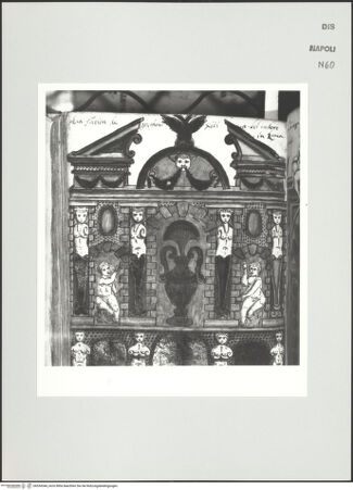 Vorderseite von Bibliotheca Hertziana [http://creativecommons.org/publicdomain/mark/1.0/] Scritti e disegniWandbrunnen mit Vase nebst Knaben, gerahmt von Karyatiden - , bh534344_recto. Foto: D'Onofrio, Cesare.