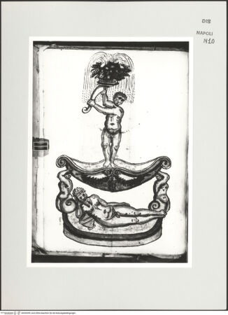 Vorderseite von Bibliotheca Hertziana [http://creativecommons.org/publicdomain/mark/1.0/] Scritti e disegniBrunnen mit Flussgott in der unteren Brunnenschale nebst Nixen sowie Knabe mit Füllhorn auf der oberen Brunnenschale - , bh534399_recto. Foto: D'Onofrio, Cesare.