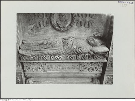 Vorderseite von Vasari [https://www.deutsche-digitale-bibliothek.de/content/lizenzen/rv-ez/] Grabmal von Juan Ortega Gomiel, Bischof von Burgos, gestorben 1503 - Liegefigur, Aufsicht, bh534608_recto. Foto.