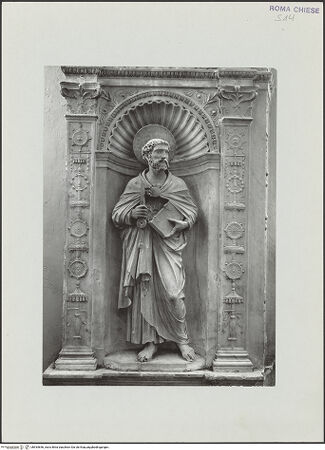 Vorderseite von Vasari [https://www.deutsche-digitale-bibliothek.de/content/lizenzen/rv-ez/] Ehemaliger HochaltarLinke untere Muschelnische: Petrusstatue - Gesamtansicht, frontal, bh534656_recto. Foto.