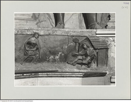 Vorderseite von Foto Marburg [https://www.deutsche-digitale-bibliothek.de/content/lizenzen/rv-ez/] Nischenaltar mit TerrakottafigurenSchmerzensmann sowie Szenen aus dem Leben der Heiligen Franziskus und Rochus - Ein Hund versorgt den heiligen Rochus mit Brot, bh535107_recto. Foto: Gloc, Jan.