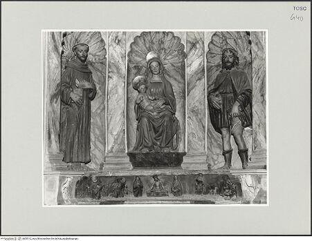 Vorderseite von Foto Marburg [https://www.deutsche-digitale-bibliothek.de/content/lizenzen/rv-ez/] Nischenaltar mit Terrakottafiguren - Mittleres Register und Predella, bh535112_recto. Foto: Gloc, Jan.