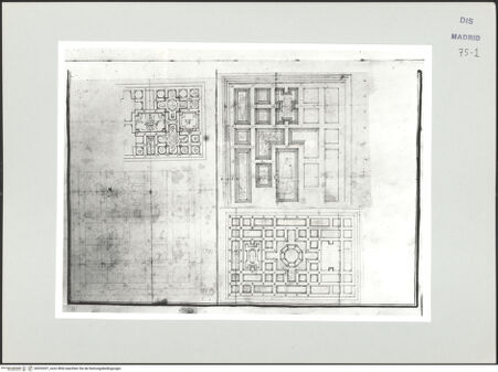 Vorderseite von Biblioteca Nacional [https://www.deutsche-digitale-bibliothek.de/content/lizenzen/rv-ez/] Album des Fra Giovanni Vincenzo CasaliEntwürfe für Kassettendecken - , bh535207_recto. Foto.