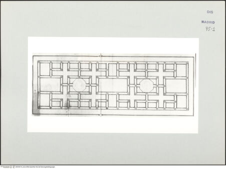Vorderseite von Biblioteca Nacional [https://www.deutsche-digitale-bibliothek.de/content/lizenzen/rv-ez/] Album des Fra Giovanni Vincenzo CasaliEntwurf für eine Kassettendecke - , bh535216_recto. Foto.