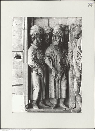 Vorderseite von ICCD [https://www.deutsche-digitale-bibliothek.de/content/lizenzen/rv-ez/] Triumphbogen Alfonsos VTriumphaler Einzug Alfons V. in NeapelGesandtschaft der Tunesier - Figuren rechts außen, bh535658_recto. Foto.