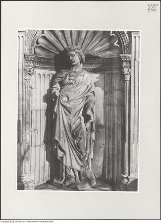 Vorderseite von unbekannt [https://www.deutsche-digitale-bibliothek.de/content/lizenzen/rv-fz/] Triumphbogen Alfonsos VJustitia - Gesamtansicht, bh535663_recto. Foto.