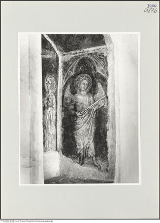 Vorderseite von Foto Marburg [https://www.deutsche-digitale-bibliothek.de/content/lizenzen/rv-ez/] Kreuzigung mit Maria, der heiligen Johannes und Ivo, und dem Erzengel Michael; oben, das Agnus Dei - Detail: der Erzengel Michael, bh536149_recto. Foto: Haag, Paul.
