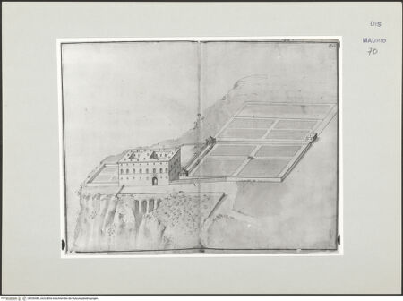 Vorderseite von Biblioteca Nacional [https://www.deutsche-digitale-bibliothek.de/content/lizenzen/rv-ez/] Album des Fra Giovanni Vincenzo CasaliNeapel, Pizzofalcone, Ansicht der Palastanlage des F. Loffredo, Marchese di Trevico - , bh536486_recto. Foto.