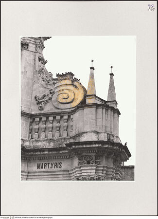 Vorderseite von Foto Marburg [https://www.deutsche-digitale-bibliothek.de/content/lizenzen/rv-ez/] San SebastianoWestfassade - Zweite Ordnung, rechte Volute, bh536538_recto. Foto: Fenchel, Horst / Tölke, Michael.