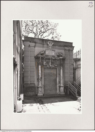 Vorderseite von Foto Marburg [https://www.deutsche-digitale-bibliothek.de/content/lizenzen/rv-ez/] Hauptportal - Gesamtansicht, bh537762_recto. Foto: Fenchel, Horst.