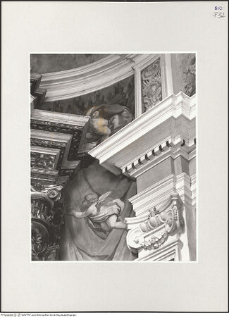 Vorderseite von Foto Marburg [https://www.deutsche-digitale-bibliothek.de/content/lizenzen/rv-ez/] MarienzyklusGemalte Putten mit dem Baldachin des Hauptaltars - Detail, bh537787_recto. Foto: Tölke, Michael.