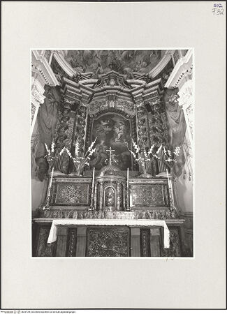 Vorderseite von Foto Marburg [https://www.deutsche-digitale-bibliothek.de/content/lizenzen/rv-ez/] Hauptaltar - Gesamtansicht, bh537789_recto. Foto: Tölke, Michael.