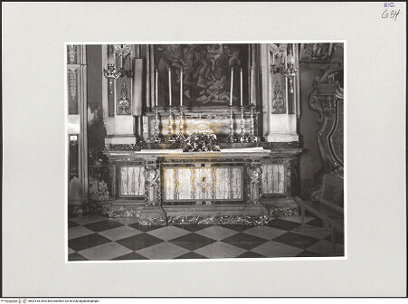 Vorderseite von Foto Marburg [https://www.deutsche-digitale-bibliothek.de/content/lizenzen/rv-ez/] Altar mit Darstellung des Bethlehemitischen Kindermords - Mensa, bh537818_recto. Foto: Tölke, Michael.