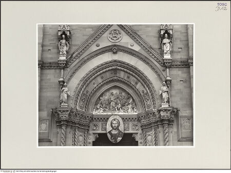 Vorderseite von Foto Marburg [https://www.deutsche-digitale-bibliothek.de/content/lizenzen/rv-ez/] Hauptportal: mit Christus und Heiligen der Diözese Arezzo. Tympanon: Petrus heilt den Lahmen - Detail: Portalgiebel, bh537984_recto. Foto: Gloc, Jan.