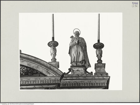 Vorderseite von Foto Marburg [https://www.deutsche-digitale-bibliothek.de/content/lizenzen/rv-ez/] Hochaltar (Altare Vasari)Johannes der Evangelist - Gesamtansicht, bh537989_recto. Foto: Gloc, Jan.