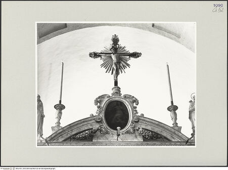 Vorderseite von Foto Marburg [https://www.deutsche-digitale-bibliothek.de/content/lizenzen/rv-ez/] Hochaltar (Altare Vasari)Kruzifix - Gesamtansicht, bh537991_recto. Foto: Gloc, Jan.