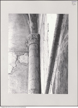 Vorderseite von unbekannt [https://www.deutsche-digitale-bibliothek.de/content/lizenzen/rv-fz/] Santa ChiaraSanta Chiara Vecchia - Presbyterium, Detail: Kapitell, bh540430_recto. Foto.