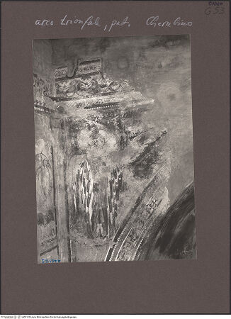 Vorderseite von Bibliotheca Hertziana [https://www.deutsche-digitale-bibliothek.de/content/lizenzen/rv-fz/] Majestas Domini mit Evangelistensymbolen, Erzengeln, Stifter und HeiligemTriumphbogen: Cherub mit Standarte und ornamentale Dekoration - Nördlicher Zwickel: Cherub, bh541858_recto. Foto: Sansaini, Renato.