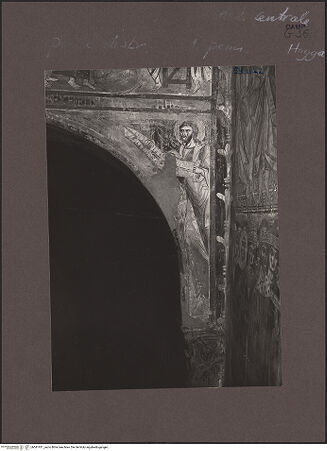 Vorderseite von Bibliotheca Hertziana [https://www.deutsche-digitale-bibliothek.de/content/lizenzen/rv-fz/] Szenen aus dem Neuen Testament und ProphetenSüdwand: Szenen aus dem Leben Christi und ProphetenArkadenzwickel: Ganzfigurige Prophetendarstellungen mit Namensbezeichnung und SpruchbandProphet Obadja - Gesamtansicht, bh541911_recto. Foto: Sansaini, Renato.