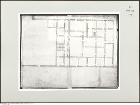 Vorderseite von Biblioteca Nacional [https://www.deutsche-digitale-bibliothek.de/content/lizenzen/rv-ez/] Album des Fra Giovanni Vincenzo CasaliPalastgrundriss - , bh542168_recto. Foto.