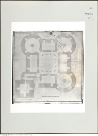 Vorderseite von Biblioteca Nacional [https://www.deutsche-digitale-bibliothek.de/content/lizenzen/rv-ez/] Album des Fra Giovanni Vincenzo CasaliVillaviciosa de Odón, Castell der Grafen von Chinchón, Grundriss - , bh542169_recto. Foto.