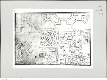 Vorderseite von Biblioteca Nacional [https://www.deutsche-digitale-bibliothek.de/content/lizenzen/rv-ez/] Album des Fra Giovanni Vincenzo CasaliEntwürfe für Deckendekorationen - , bh542175_recto. Foto.