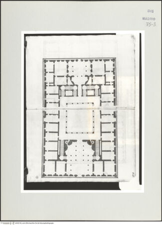 Vorderseite von Biblioteca Nacional [https://www.deutsche-digitale-bibliothek.de/content/lizenzen/rv-ez/] Album des Fra Giovanni Vincenzo CasaliIdealer Palast, Grundriss - , bh542183_recto. Foto.
