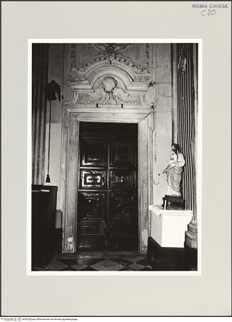 Vorderseite von Sopr. BAS ROMA [https://www.deutsche-digitale-bibliothek.de/content/lizenzen/rv-ez/] Gesù Nazareno - linke Längswand, Türe, bh543234_recto. Foto.