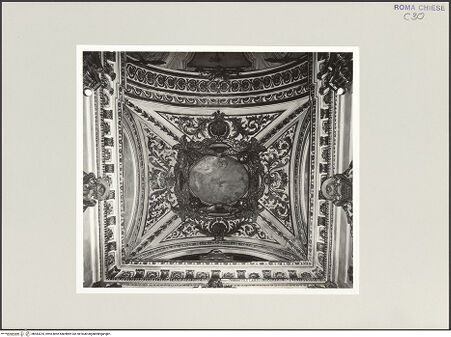 Vorderseite von Sopr. BAS ROMA [https://www.deutsche-digitale-bibliothek.de/content/lizenzen/rv-ez/] Gesù Nazareno - Presbyterium, Decke, bh543235_recto. Foto.