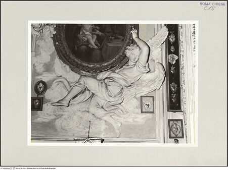Vorderseite von Sopr. BAS ROMA [https://www.deutsche-digitale-bibliothek.de/content/lizenzen/rv-ez/] Gesù Nazareno - rechter Seitenaltar, Detail: Engel, bh543236_recto. Foto.