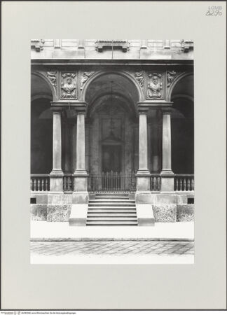 Vorderseite von ICCD [https://www.deutsche-digitale-bibliothek.de/content/lizenzen/rv-fz/] Palazzo dei Giureconsulti - Ansicht der Loggia, bh545368_recto. Foto.