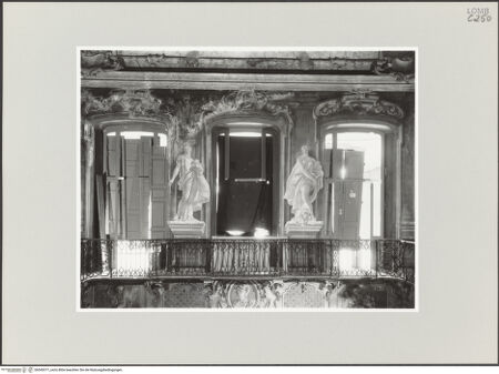 Vorderseite von ICCD [https://www.deutsche-digitale-bibliothek.de/content/lizenzen/rv-ez/] Die Geschichte von Scipio, Massinissa und SophonisbaAllegorische Frauenfiguren der Fensterwand - Gesamtansicht, bh545377_recto. Foto.