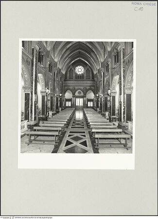 Vorderseite von Sopr. BAS ROMA [https://www.deutsche-digitale-bibliothek.de/content/lizenzen/rv-ez/] Sant'Alfonso de'Liguori - Blick zum Eingang, bh545465_recto. Foto.