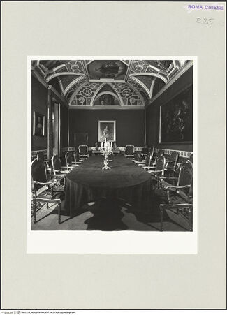 Vorderseite von Bibliotheca Hertziana [https://www.deutsche-digitale-bibliothek.de/content/lizenzen/rv-fz/] Palazzo Santa Maria di MonserratoSalone rosso - Blick vom Eingang, bh545568_recto. Foto.