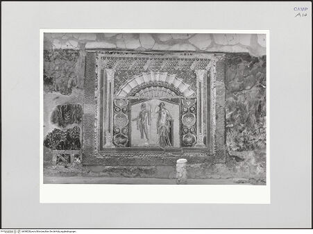 Vorderseite von Bibliotheca Hertziana [https://www.deutsche-digitale-bibliothek.de/content/lizenzen/rv-fz/] Poseidon und Amphitrite - Gesamtansicht, bh548328_recto. Foto: Kruft, Hanno-Walter.