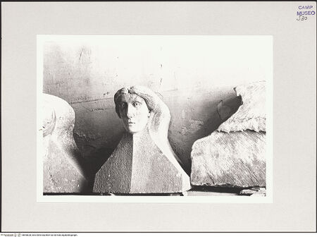 Vorderseite von Bibliotheca Hertziana [https://www.deutsche-digitale-bibliothek.de/content/lizenzen/rv-fz/] Herme mit weiblichem Kopf - Seitenansicht von rechts, bh550628_recto. Foto.