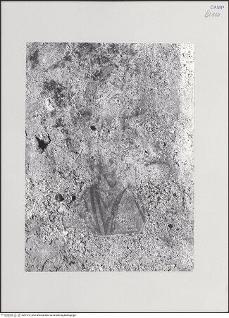 Vorderseite von unbekannt [https://www.deutsche-digitale-bibliothek.de/content/lizenzen/rv-ez/] Kniende Gestalt - Detail, bh551222_recto. Foto.