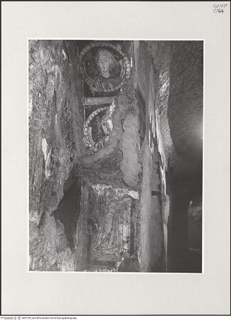 Vorderseite von Bibliotheca Hertziana [https://www.deutsche-digitale-bibliothek.de/content/lizenzen/rv-fz/] FreskenzyklusChristus, Erzengel und Heilige - Laibung rechts: Heiliger und Büsten zweier Erzengel, bh551320_recto. Foto.