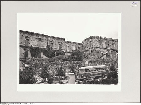 Vorderseite von Bibliotheca Hertziana [https://www.deutsche-digitale-bibliothek.de/content/lizenzen/rv-fz/] Castello - Südfassade, Teilansicht von Südwesten, bh551488_recto. Foto.