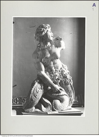 Vorderseite von ICCD [https://www.deutsche-digitale-bibliothek.de/content/lizenzen/rv-ez/] Skylla - Gesamtansicht von schräg links vorne, bh552735_recto. Foto.