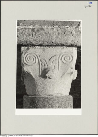 Vorderseite von Ravenna, Marco [https://rightsstatements.org/page/CNE/1.0/] Ziborium - Detail: Kapitell, bh553736_recto. Foto.