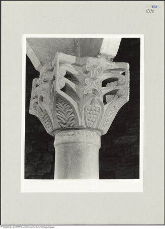 Vorderseite von Ravenna, Marco [https://rightsstatements.org/page/CNE/1.0/] Ziborium - Detail: Kapitell, bh553738_recto. Foto.